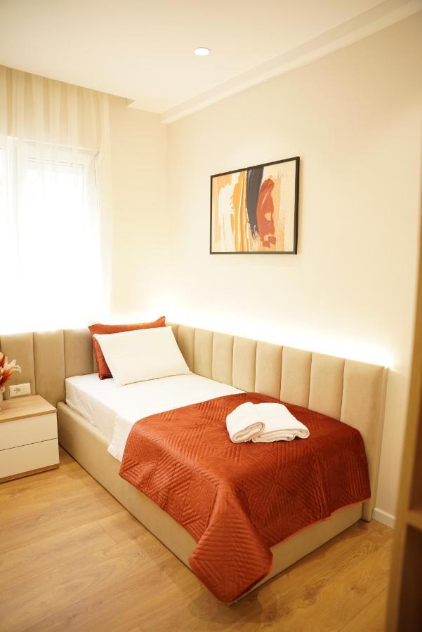 Feel Home Apartment Tirana Exterior foto